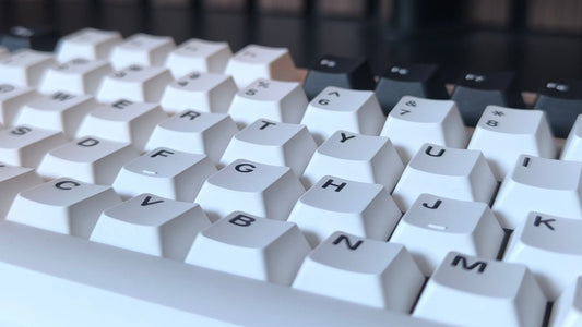 How to Remove Keycaps Without a Tool